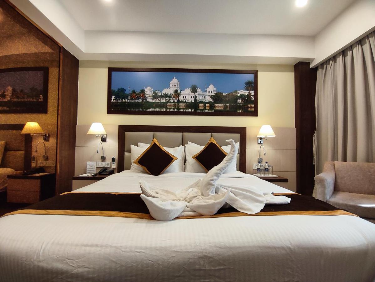 Hotel Rimi International 아가르탈라 외부 사진