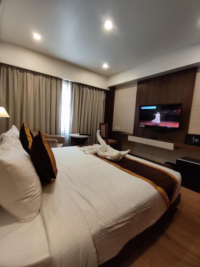Hotel Rimi International 아가르탈라 외부 사진