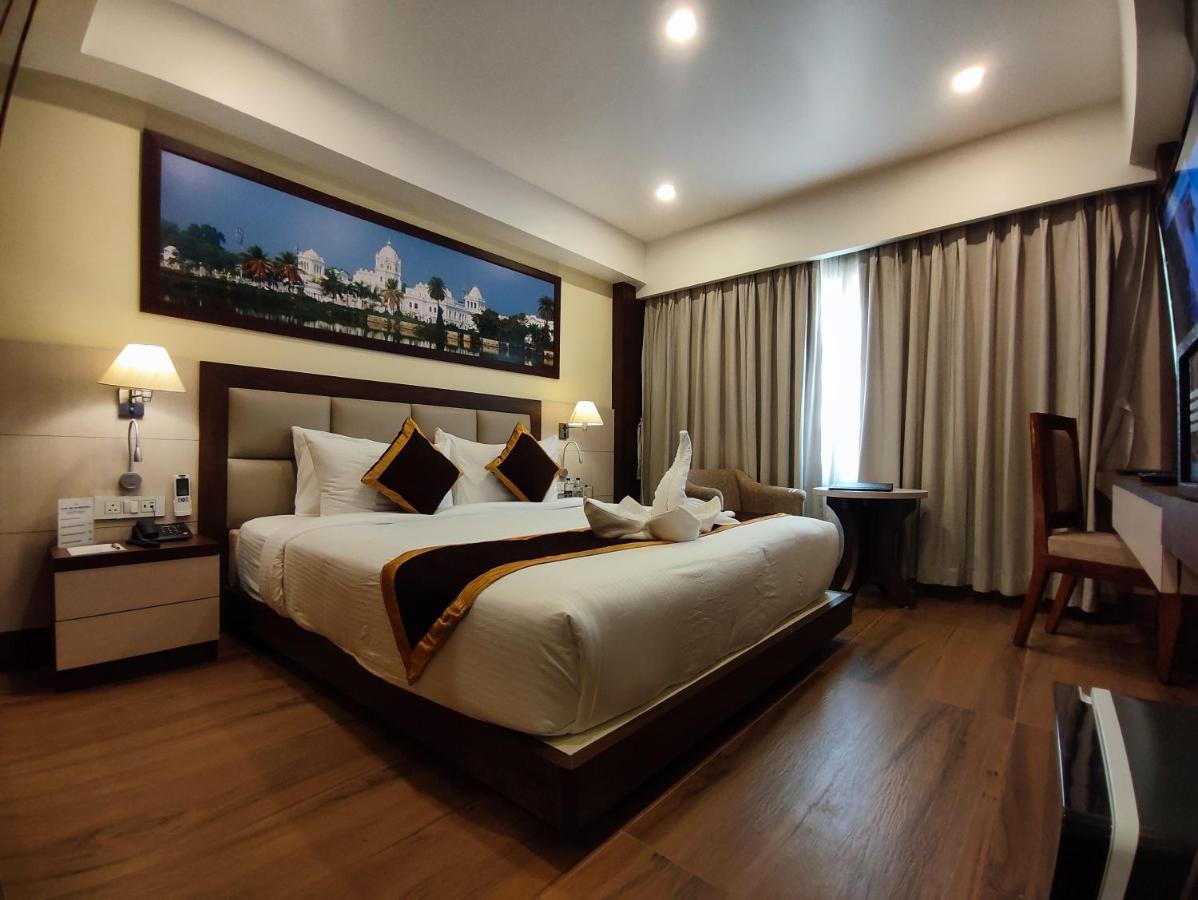 Hotel Rimi International 아가르탈라 외부 사진