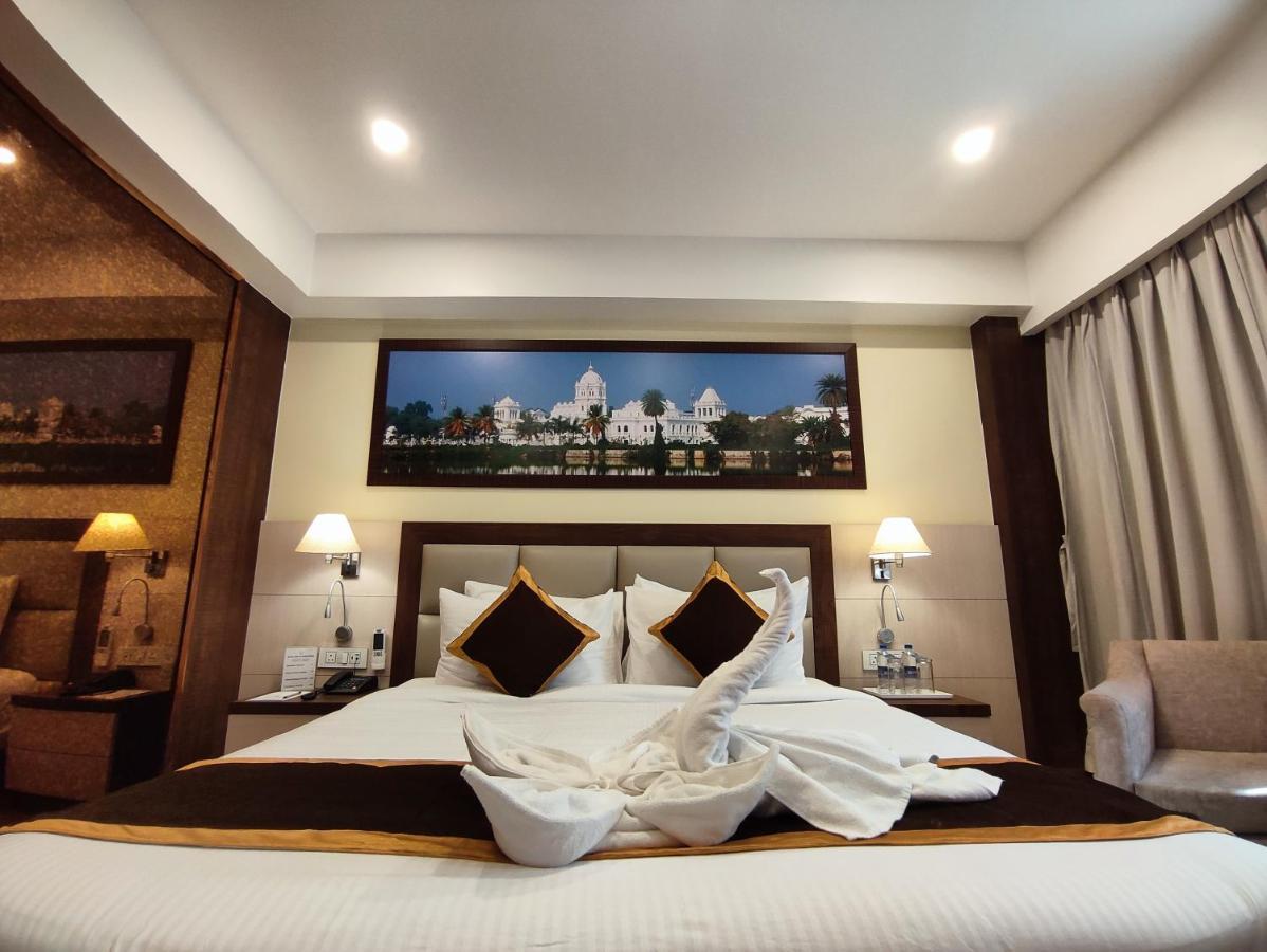 Hotel Rimi International 아가르탈라 외부 사진