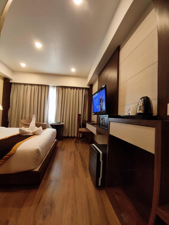 Hotel Rimi International 아가르탈라 외부 사진