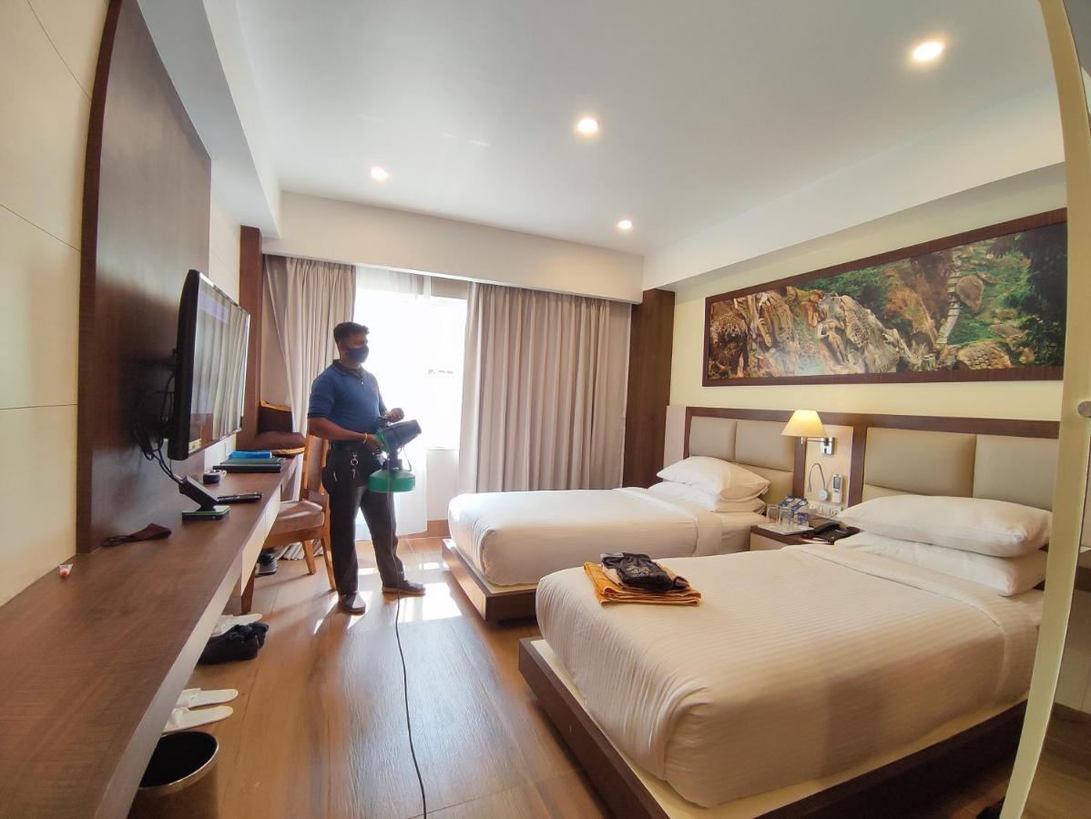 Hotel Rimi International 아가르탈라 외부 사진