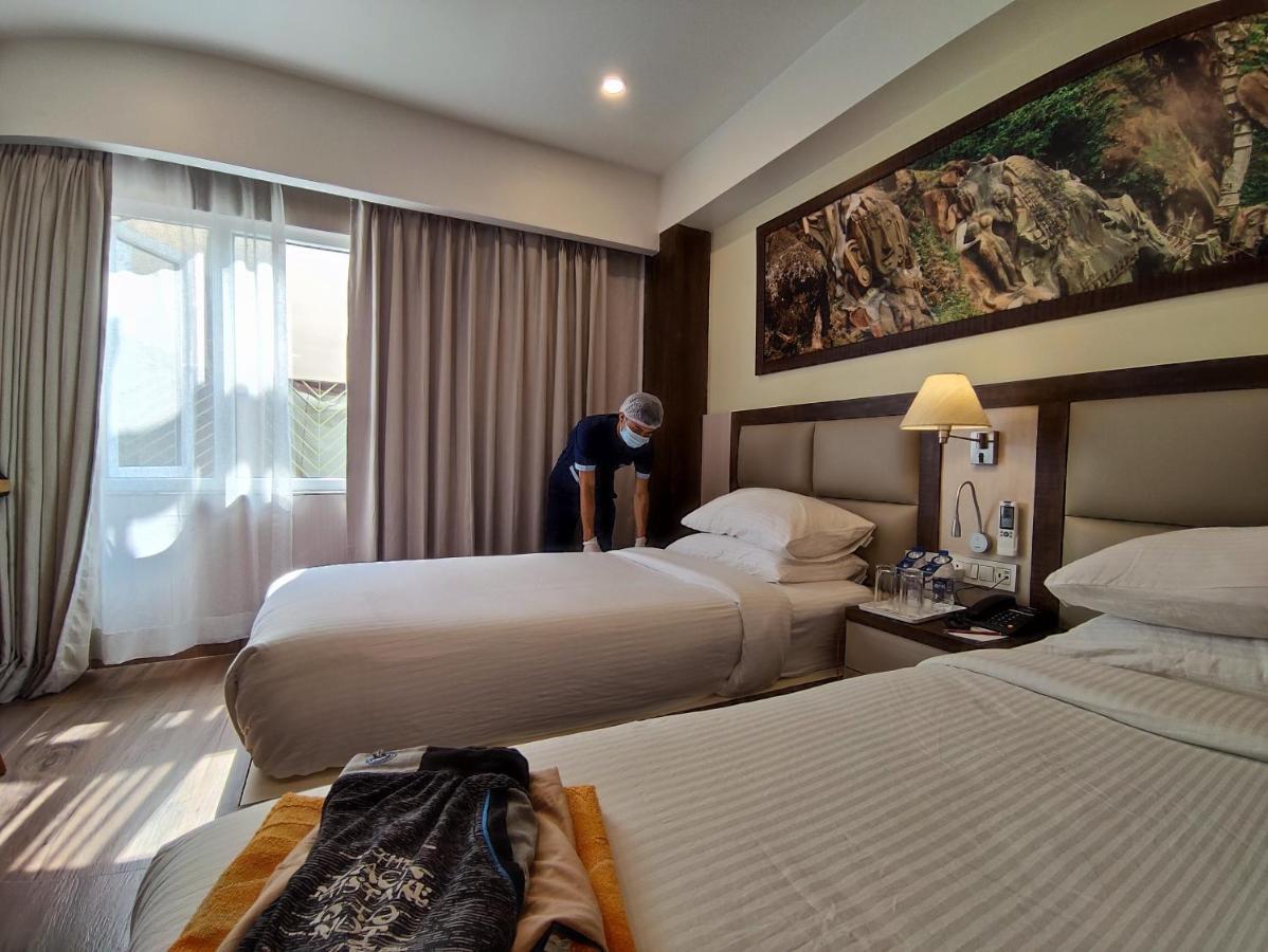 Hotel Rimi International 아가르탈라 외부 사진