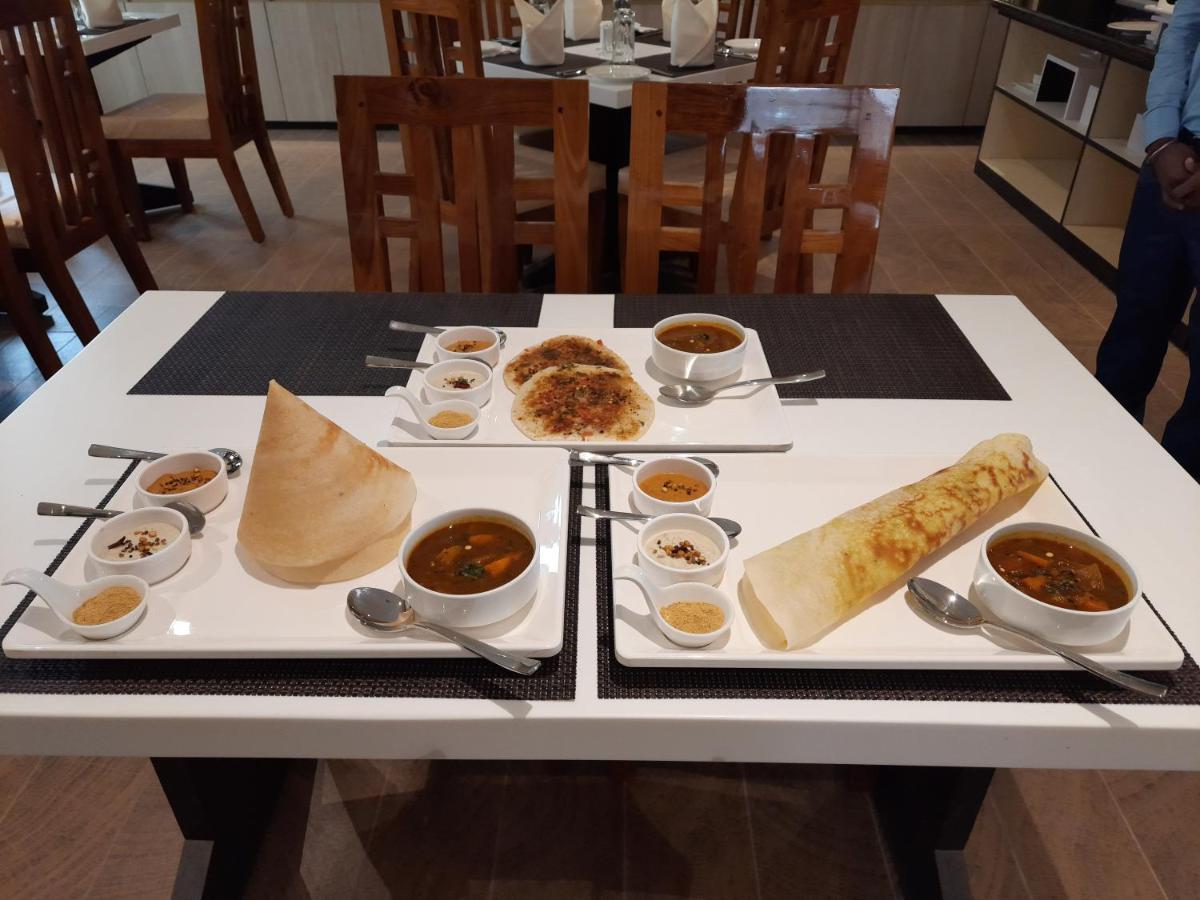 Hotel Rimi International 아가르탈라 외부 사진